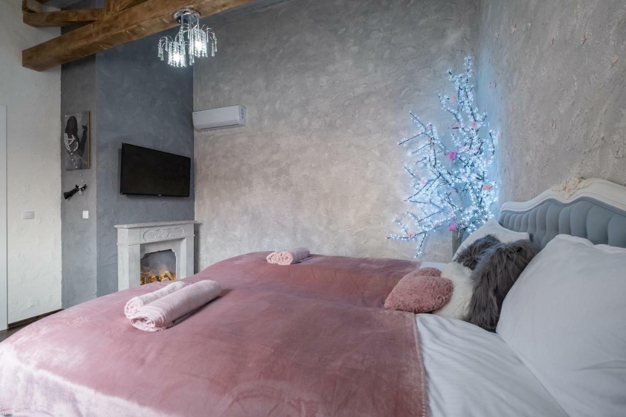 1-Bedroom Designer Apartment On Hristo Belchev Str 소피아 외부 사진
