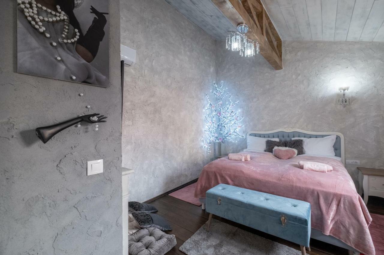 1-Bedroom Designer Apartment On Hristo Belchev Str 소피아 외부 사진